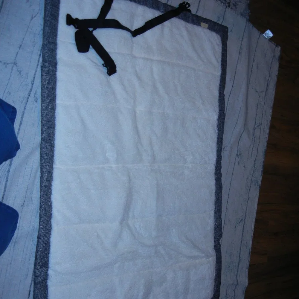 Hanwintex NWOT Sherpa lining Dog Crate Mat